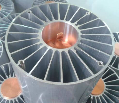 Sintered copper heat pipes in multiple diameters